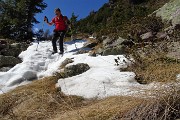 54 Sul Sentiero dei Roccoli ancora un pochino di neve